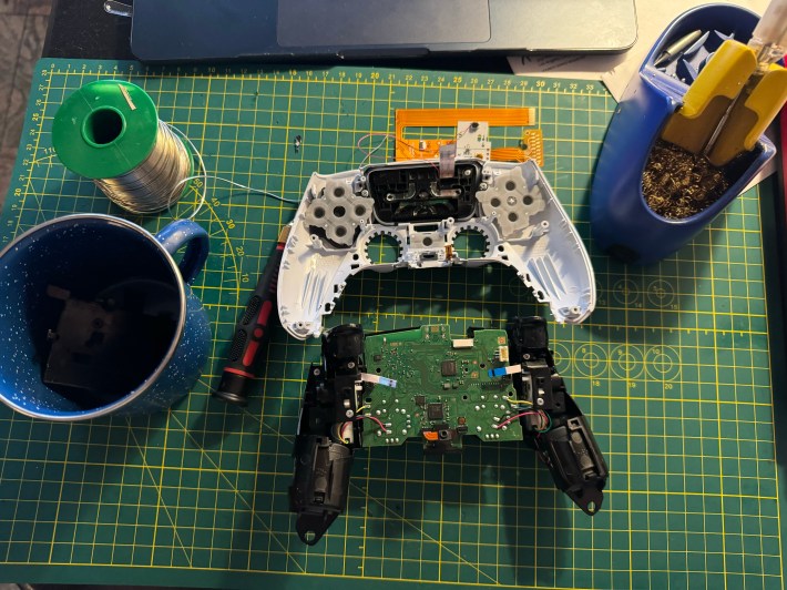 A controller laid out for surgery using the Extremerate mod.